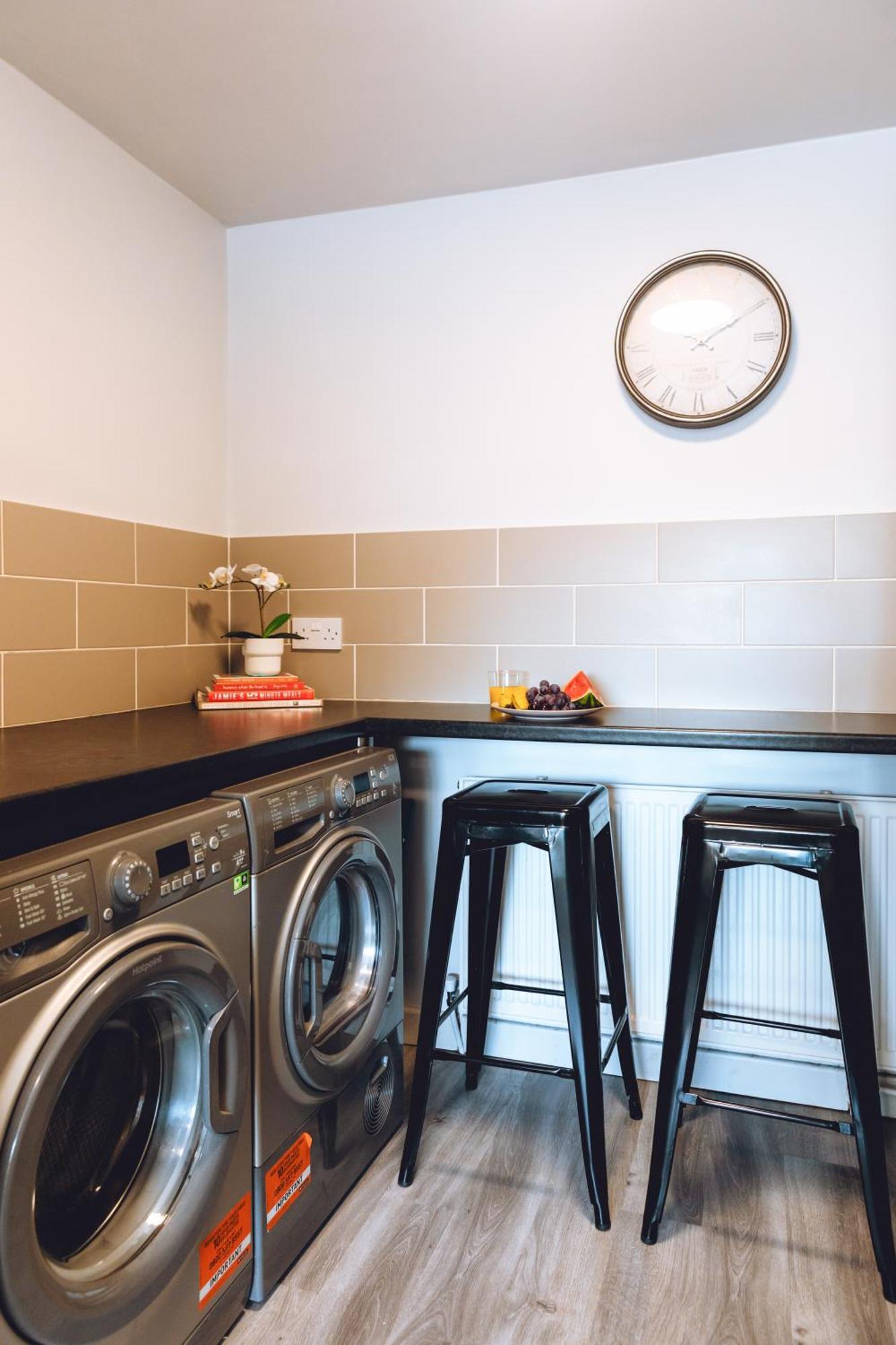 Forest View- Oasis Mural -didsbury Zen Sleeps 10 * Manchester