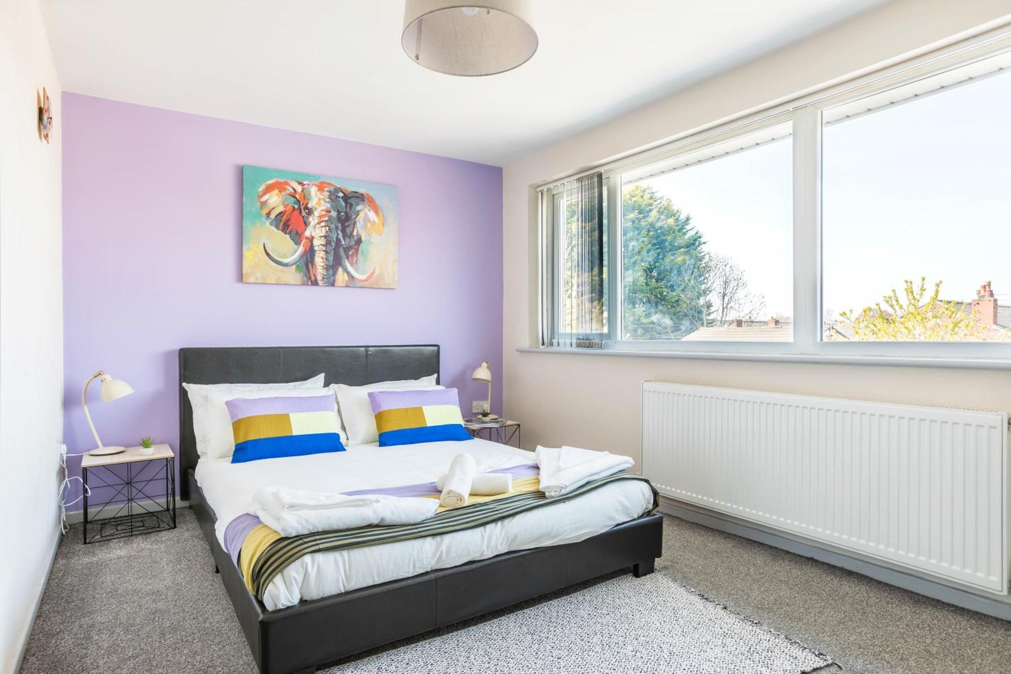 Forest View- Oasis Mural -didsbury Zen Sleeps 10 Manchester