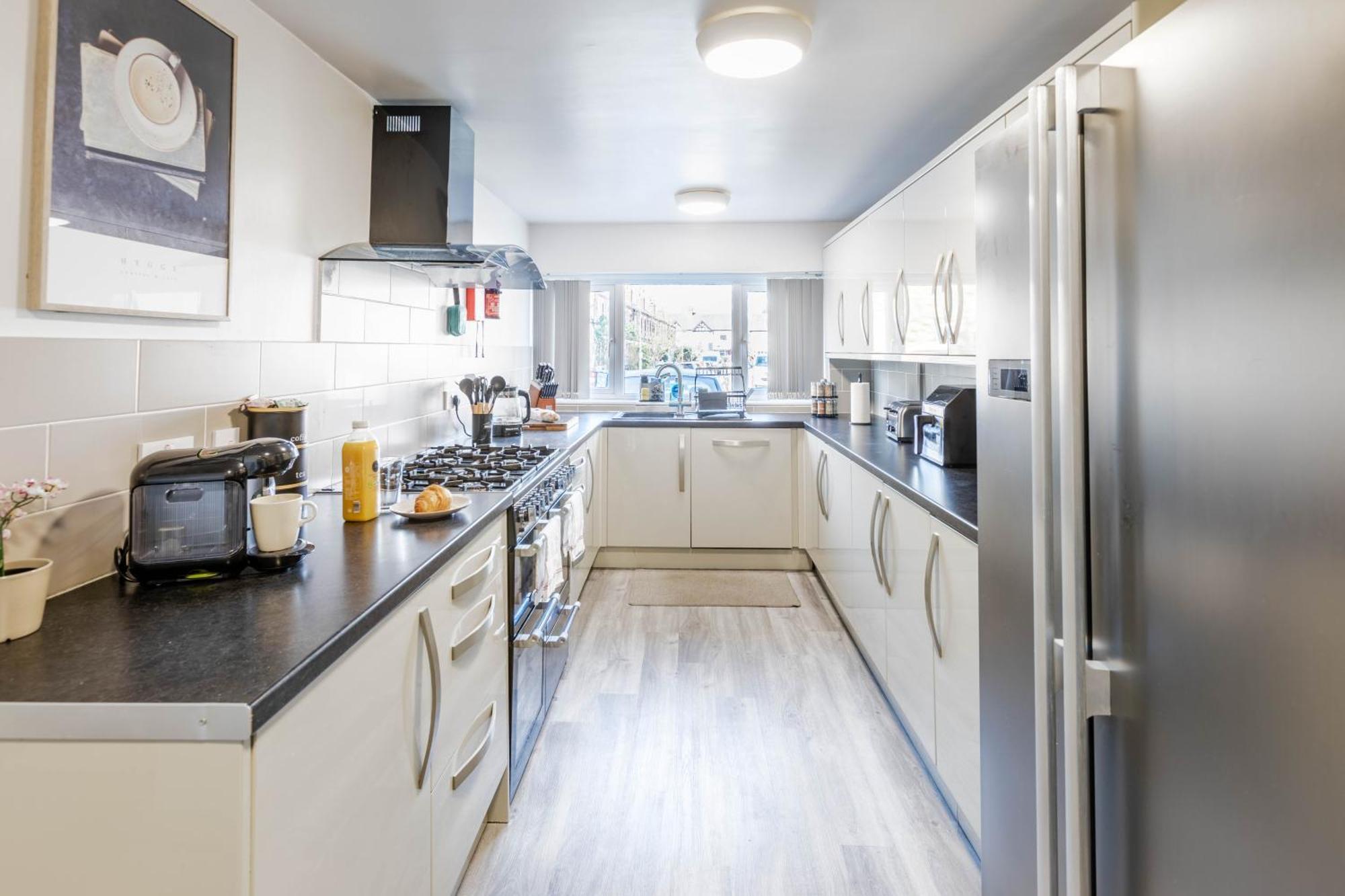 Forest View- Oasis Mural -didsbury Zen Sleeps 10 * Manchester